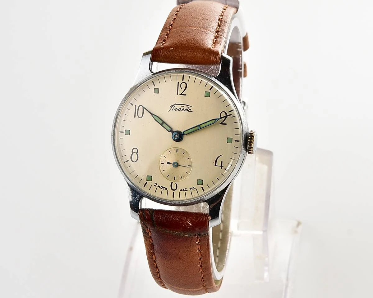 Excellent vintage Soviet mechanical Pobeda watch, 2MChZ from 4th quarter 1957!