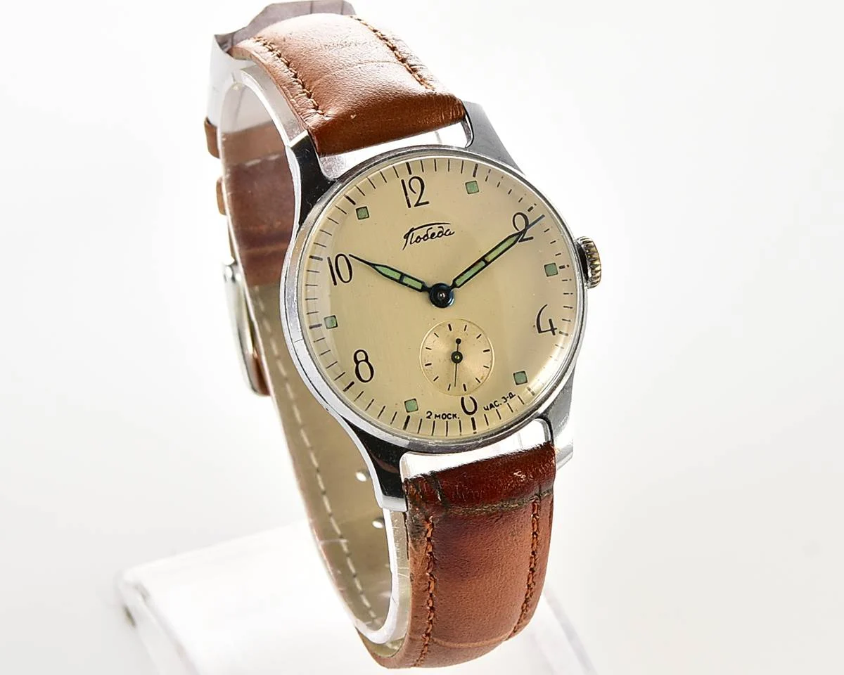 Excellent vintage Soviet mechanical Pobeda watch, 2MChZ from 4th quarter 1957!