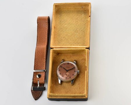 Excellent vintage soviet mechanical POBEDA watch, 2MChZ from 1950s , with box and leather strap