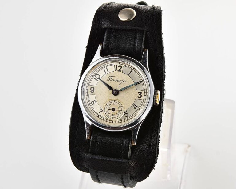 Excellent vintage soviet mechanical watch POBEDA, the 1st quarter of 1953