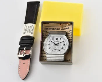 Soviet mechanical Pobeda watch in box – New Old Stock (NOS)!