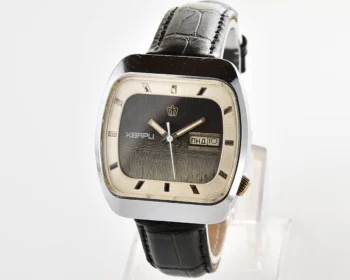 Large Soviet Poljot 3050 vintage wristwatch with quartz movement