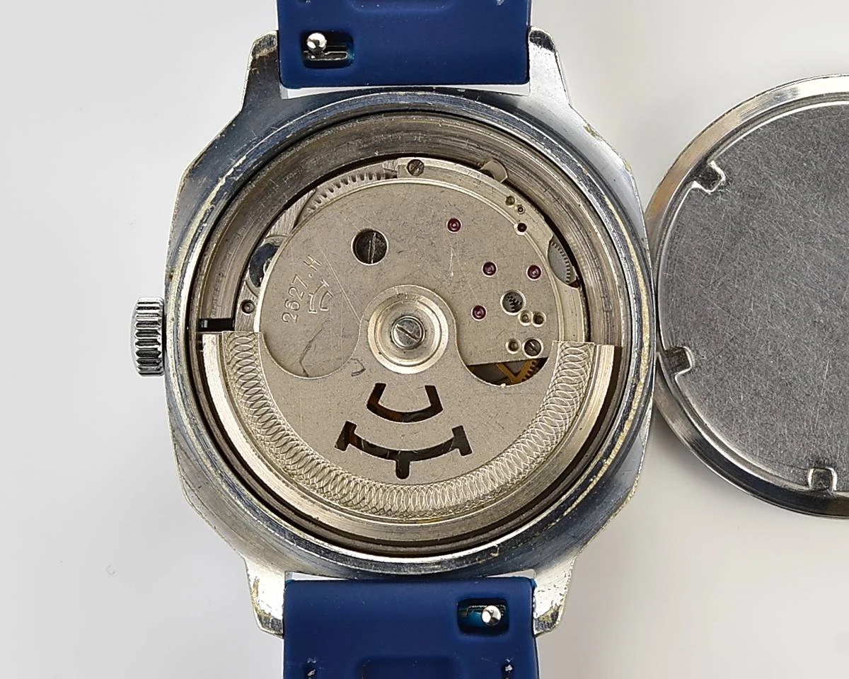Soviet mechanical Raketa with automatic self winding movement