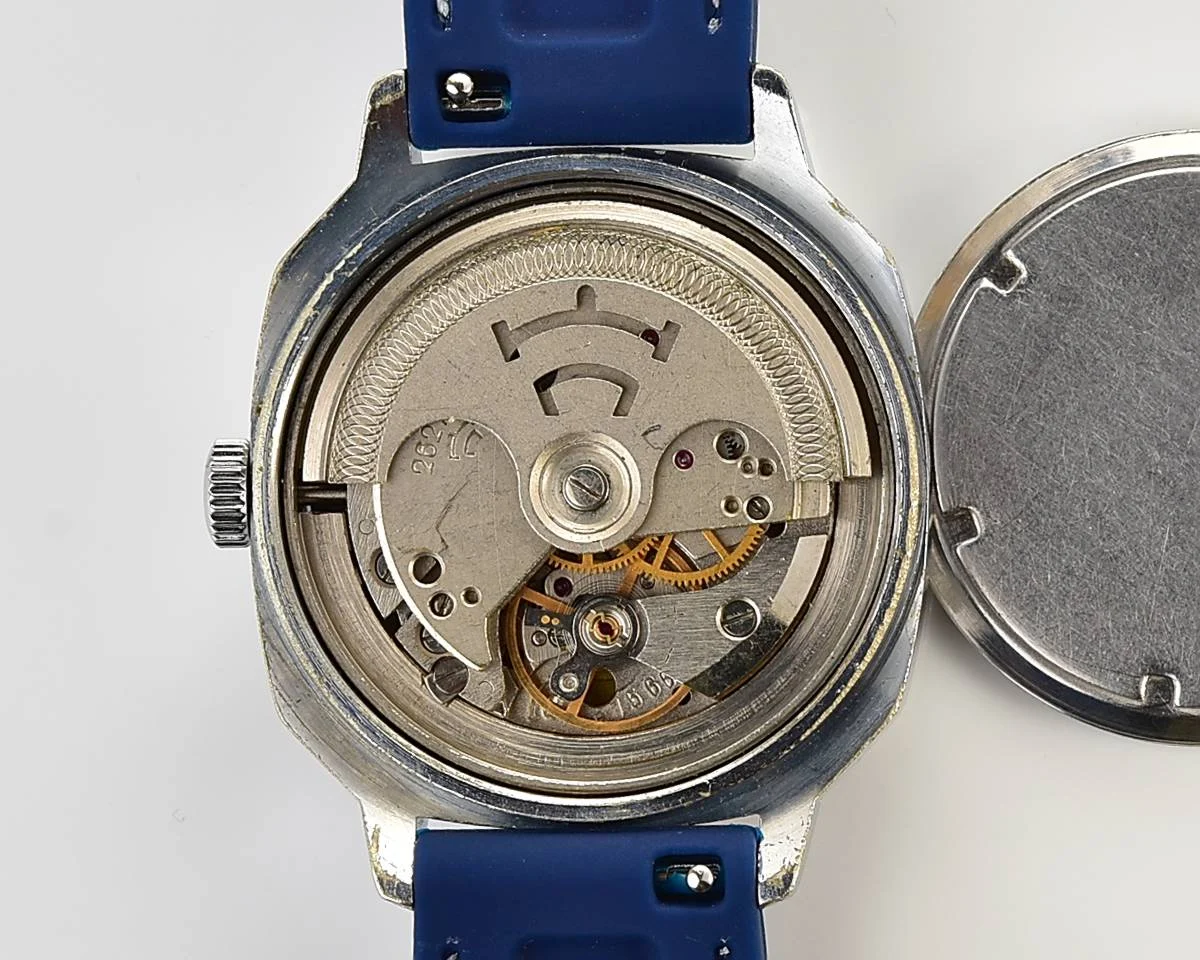 Soviet mechanical Raketa with automatic self winding movement