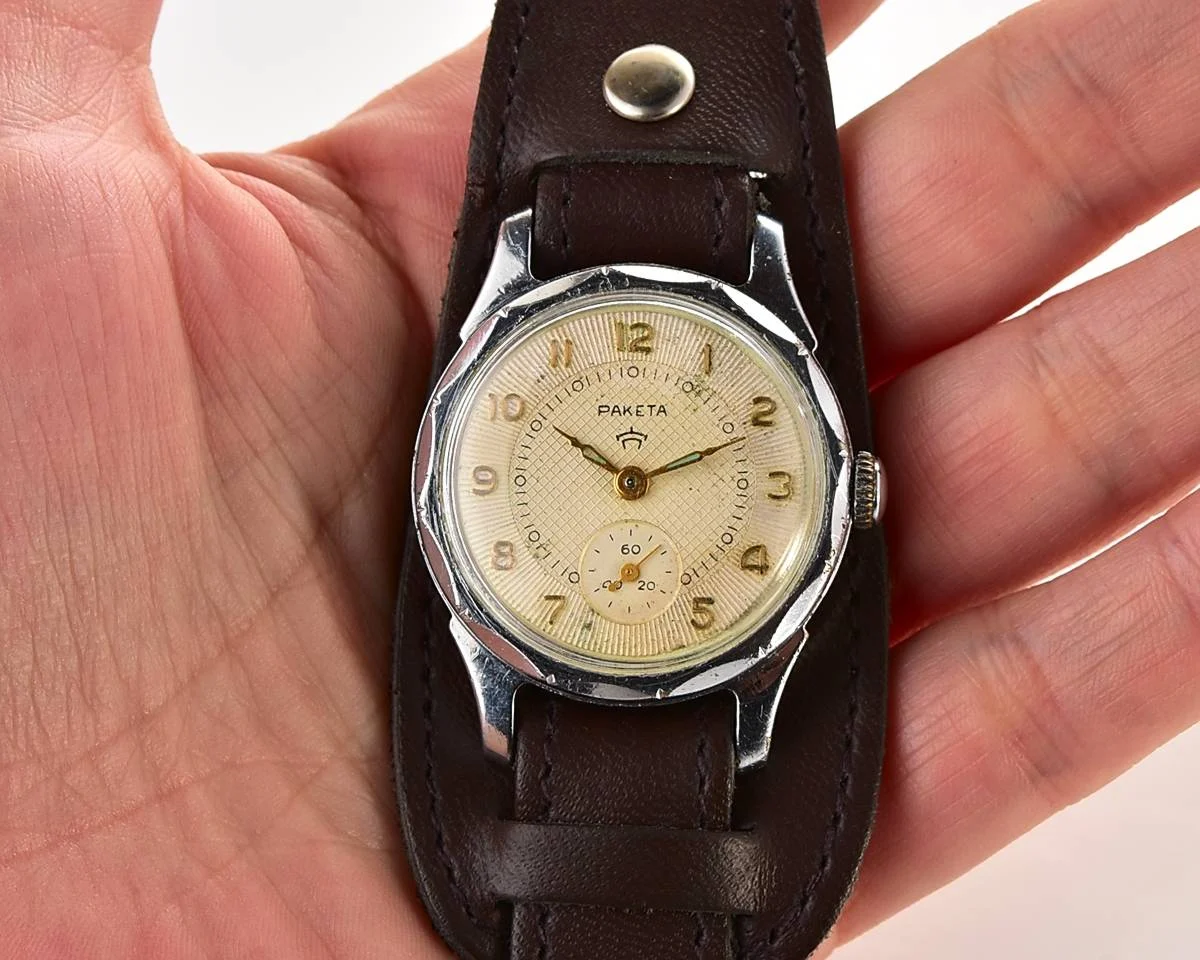 Vintage Soviet Raketa mechanical wrist watch