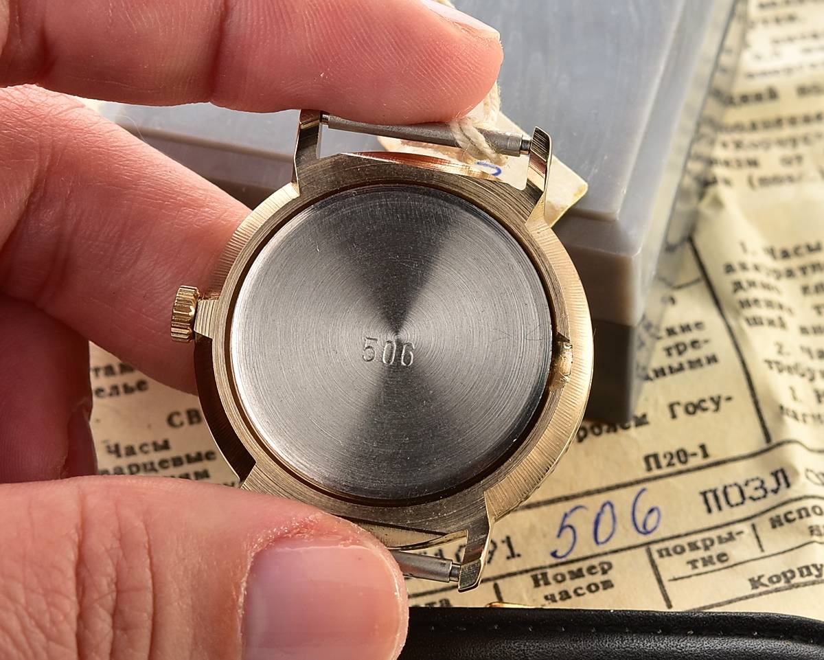 TIME CAPSULE: Vintage soviet Raketa quartz watch, NEW old stock(NOS)!