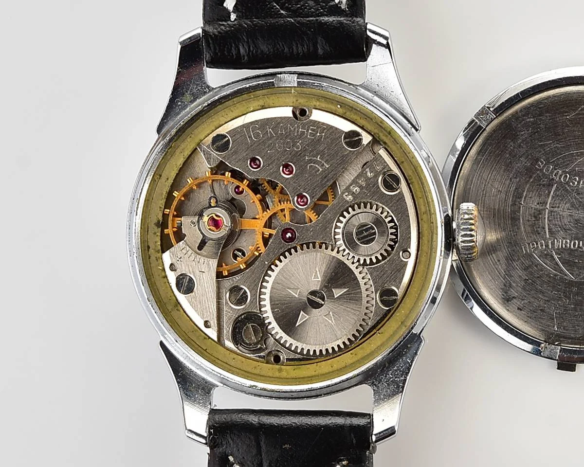 Excellent Soviet Svet "Light" vintage mechanical watch, EChL factory