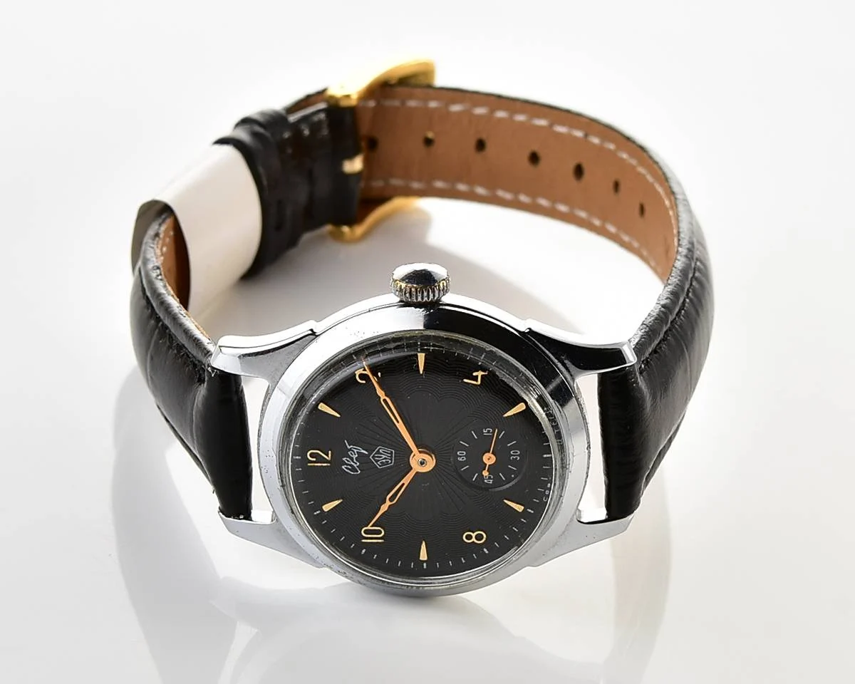 Excellent Soviet Svet "Light" vintage mechanical watch, EChL factory