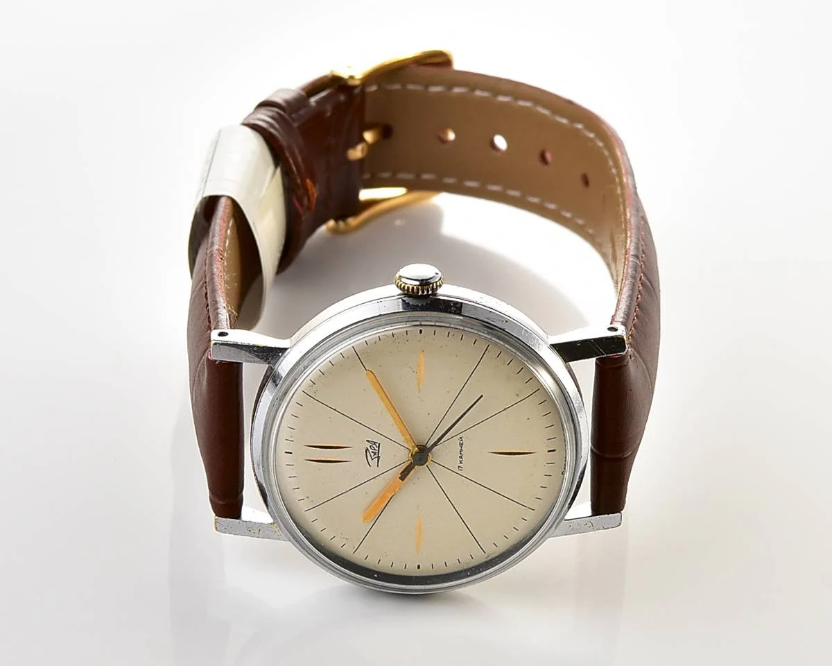 Vintage mechanical Zaria watch