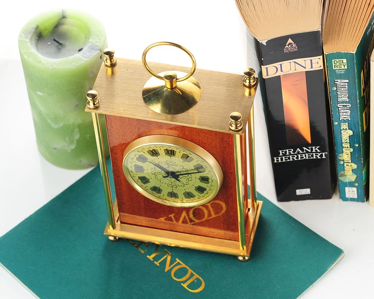 Vintage Molnija mechanical table clock in wood & hand polished brass, with 12 days power reserve!