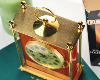Vintage Molnija mechanical table clock in wood & hand polished brass, with 12 days power reserve!