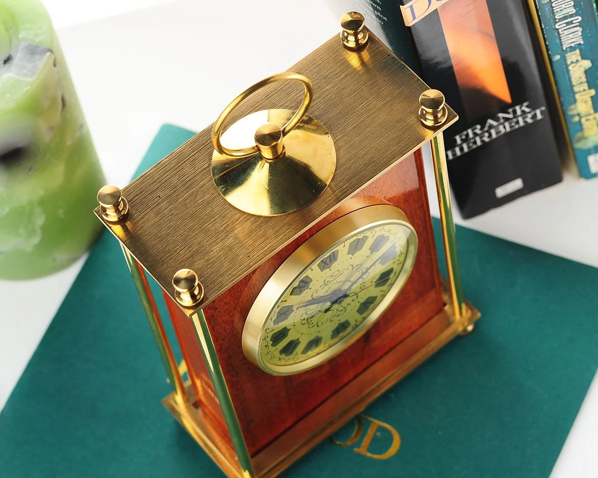 Vintage Molnija mechanical table clock in wood & hand polished brass, with 12 days power reserve!