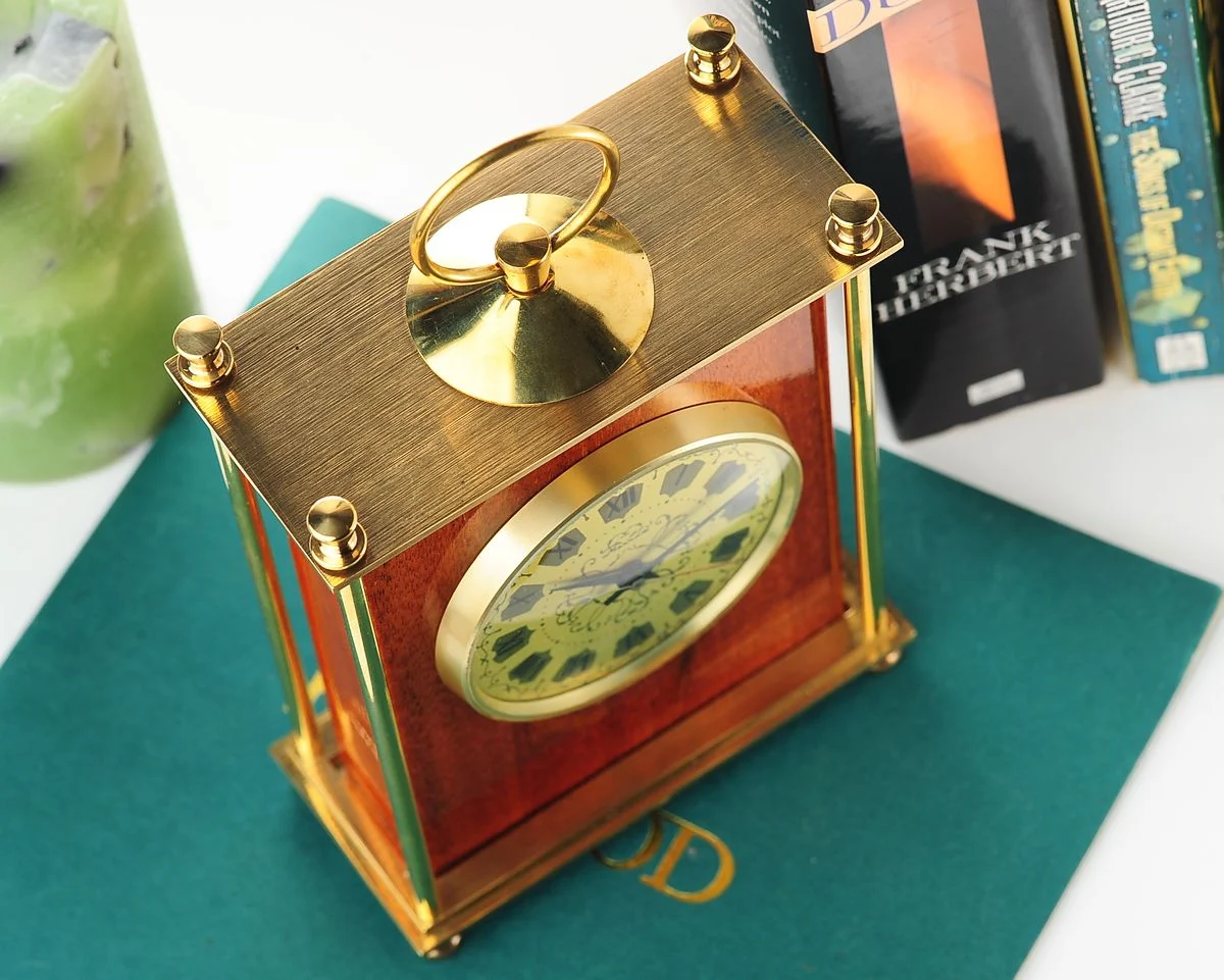 Vintage Molnija mechanical table clock in wood & hand polished brass, with 12 days power reserve!