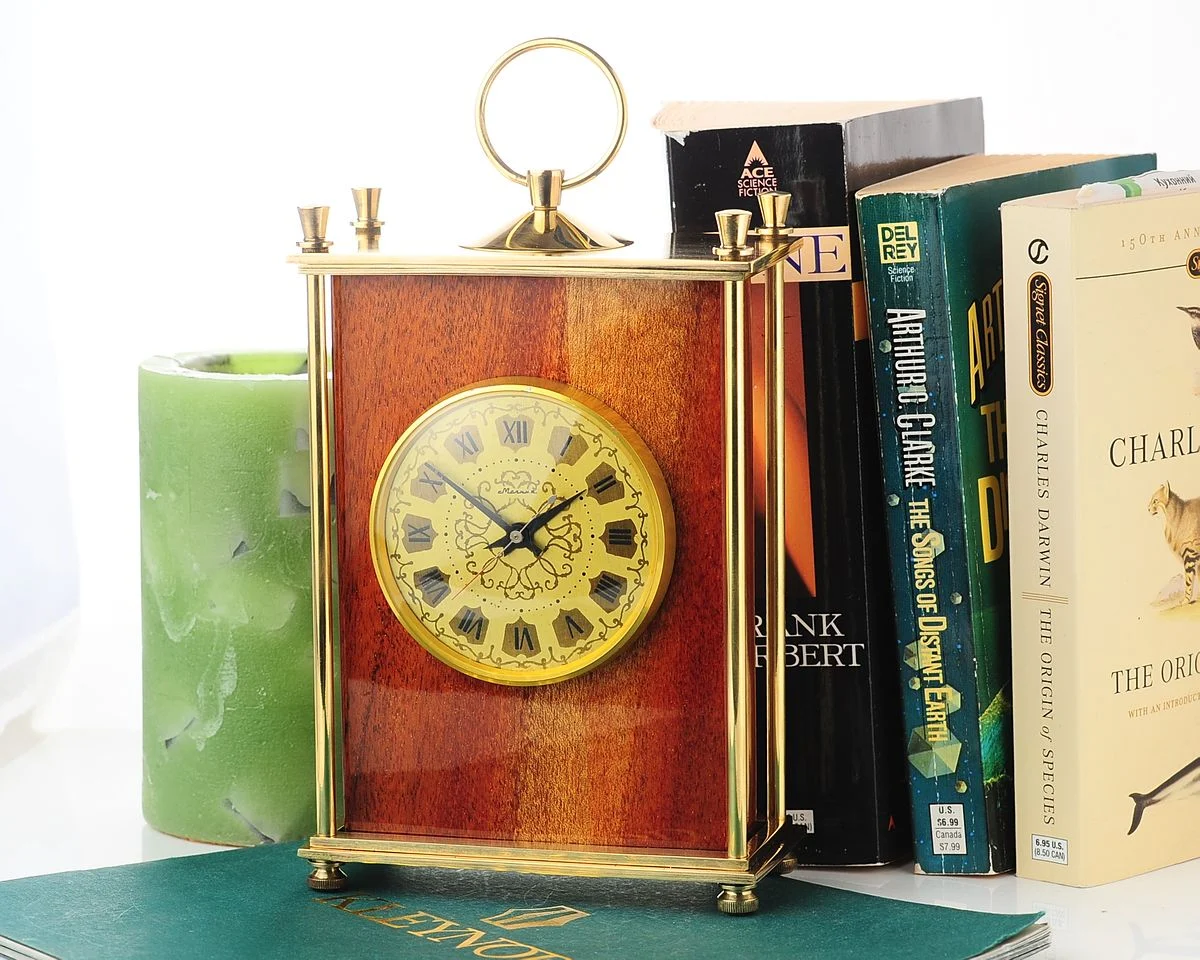 Vintage Molnija mechanical table clock in wood & hand polished brass, with 12 days power reserve!