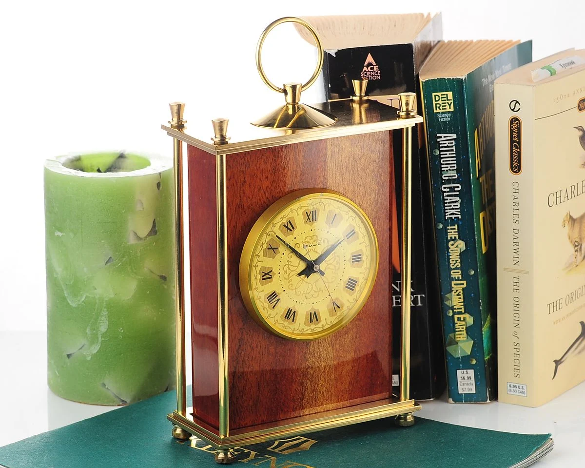 Vintage Molnija mechanical table clock in wood & hand polished brass, with 12 days power reserve!