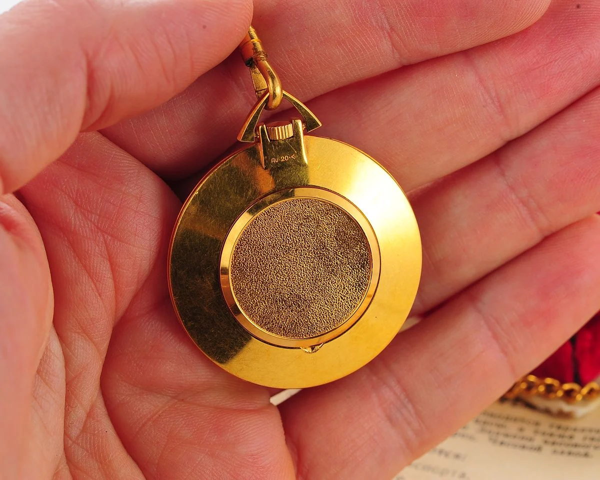 TIME CAPSULE: Vintage gold-plated Soviet Raketa pockey watch with ultra-thin 2209 movement!