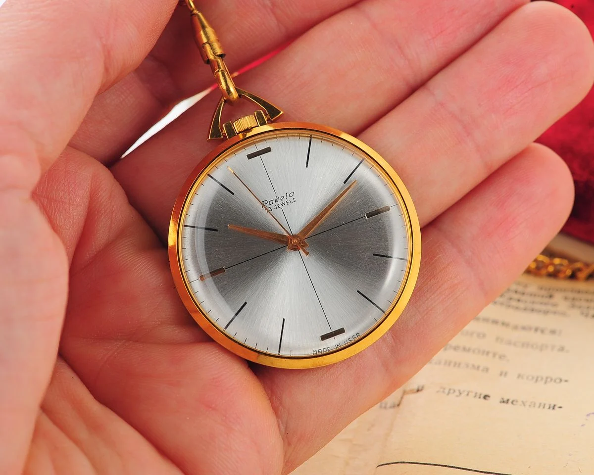 TIME CAPSULE: Vintage gold-plated Soviet Raketa pockey watch with ultra-thin 2209 movement!