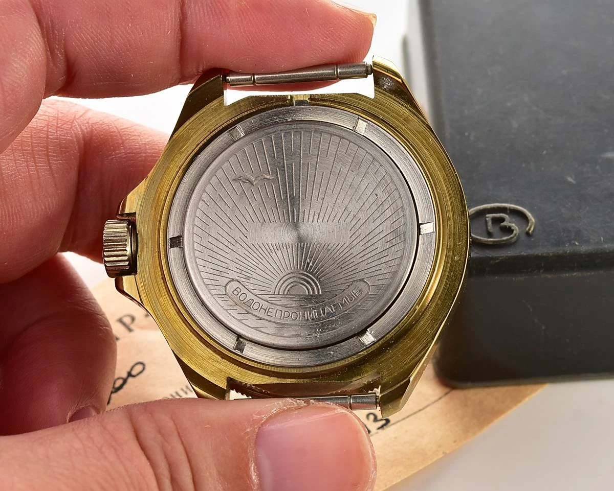 TIME CAPSULE: Vostok Komandirskie mechanical watch – New Old Stock (NOS)!