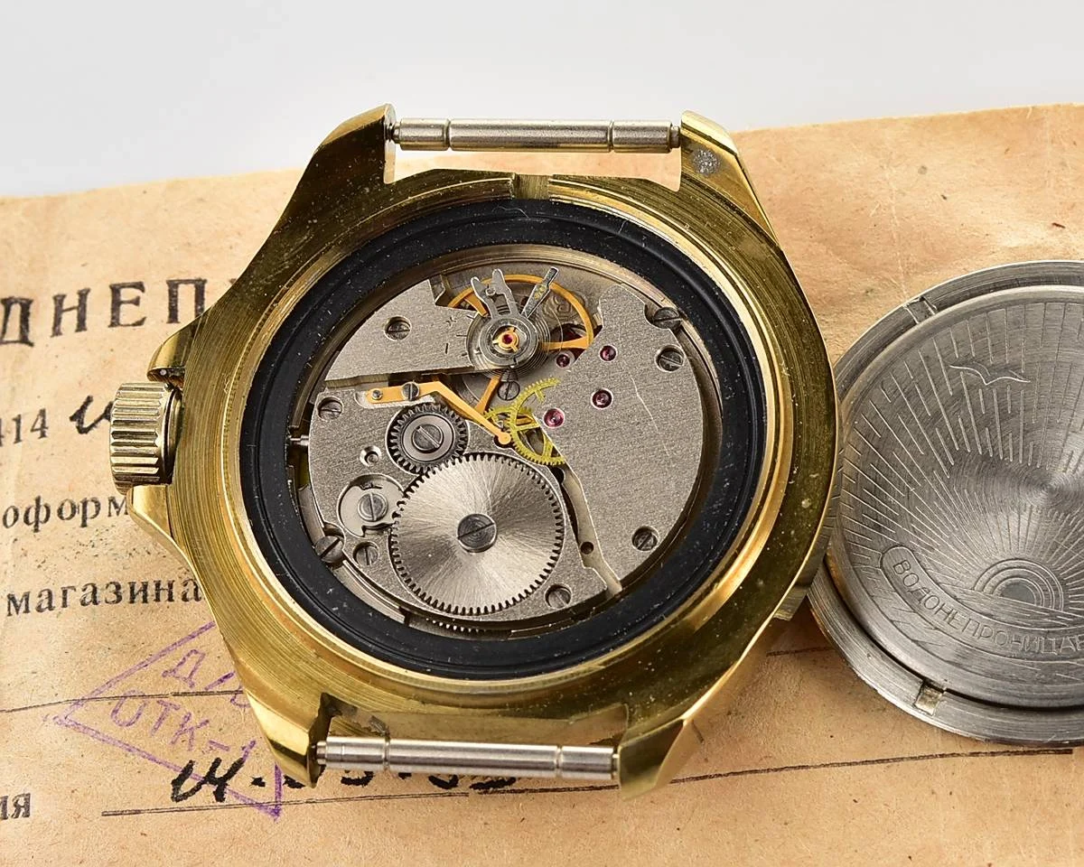 TIME CAPSULE: Vostok Komandirskie mechanical watch – New Old Stock (NOS)!