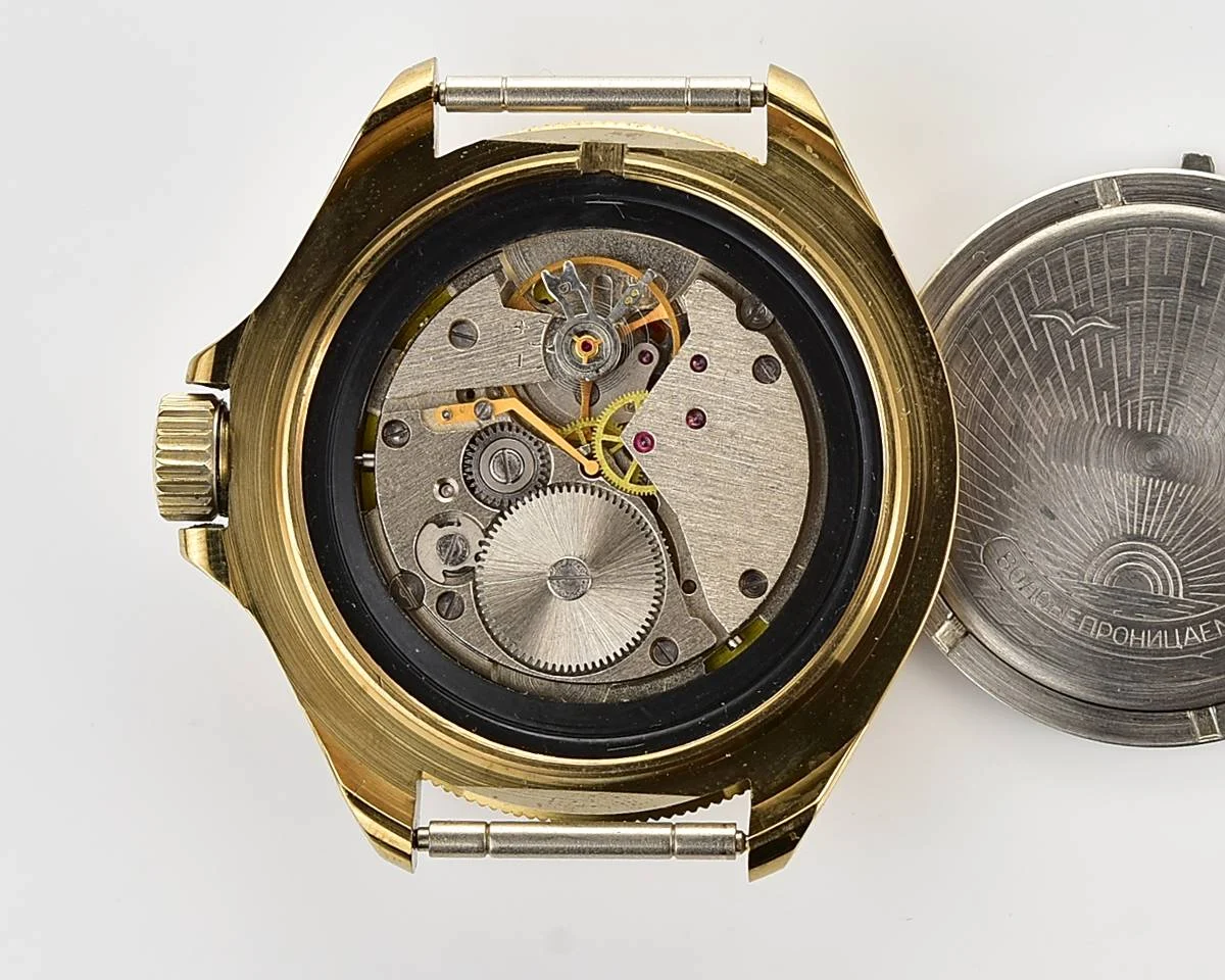 TIME CAPSULE: Vostok Komandirskie mechanical watch – New Old Stock (NOS)!