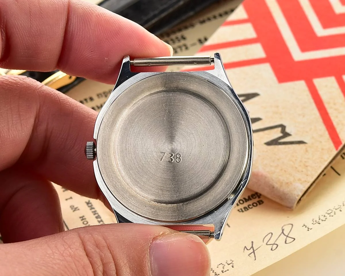Time Capsule: Soviet Luch Perestroika quartz watch – New Old Stock (NOS)!