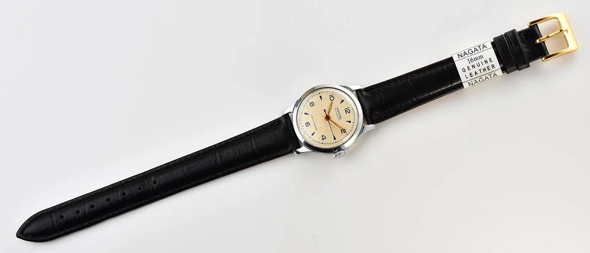Excellent Moskva Soviet vintage mechanical watch with rare textured dial!