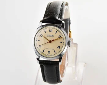 Excellent Moskva Soviet vintage mechanical watch with rare textured dial!