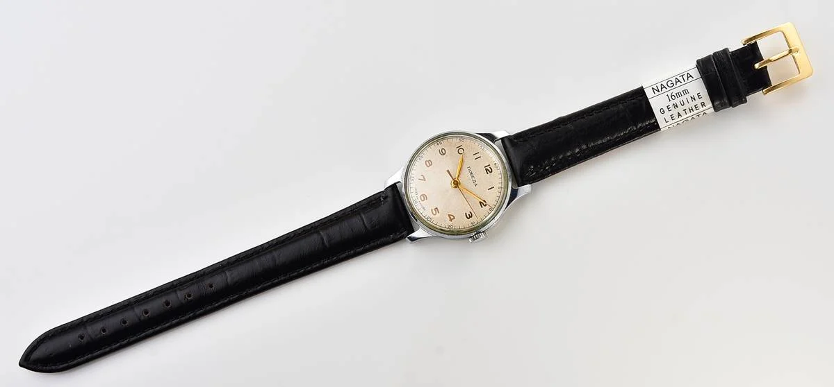 Vintage Pobeda watch with central seconds hand, 1MCHZ 3rd quarter of 1955