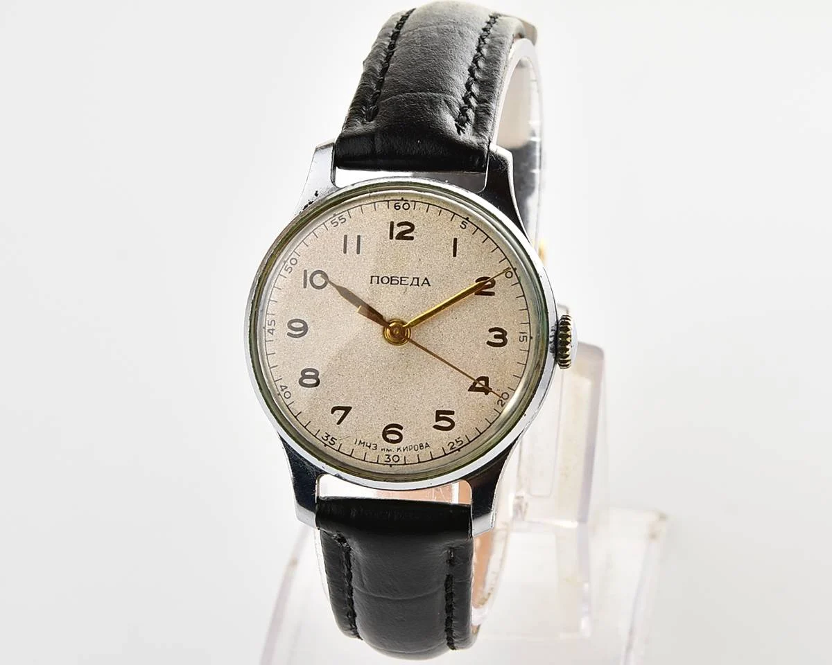 Vintage Pobeda watch with central seconds hand, 1MCHZ 3rd quarter of 1955
