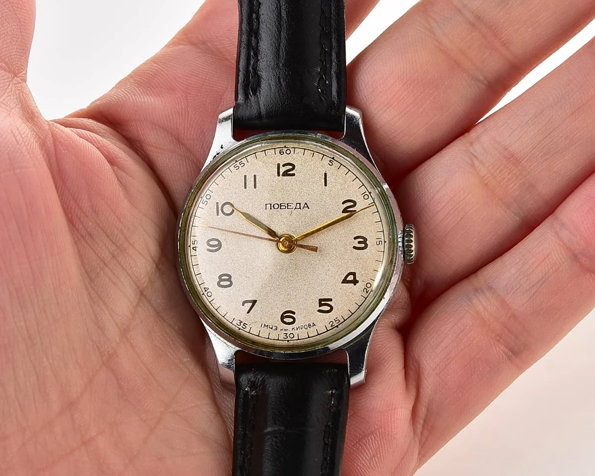 Vintage Pobeda watch with central seconds hand, 1MCHZ 3rd quarter of 1955