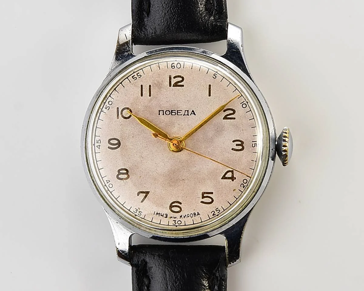 Vintage Soviet Pobeda with central seconds hand & diamond shaped crown, 1MWF 3rd quarter of 1955