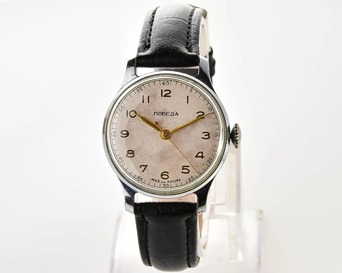 Vintage Soviet Pobeda with central seconds hand & diamond shaped crown, 1MWF 3rd quarter of 1955