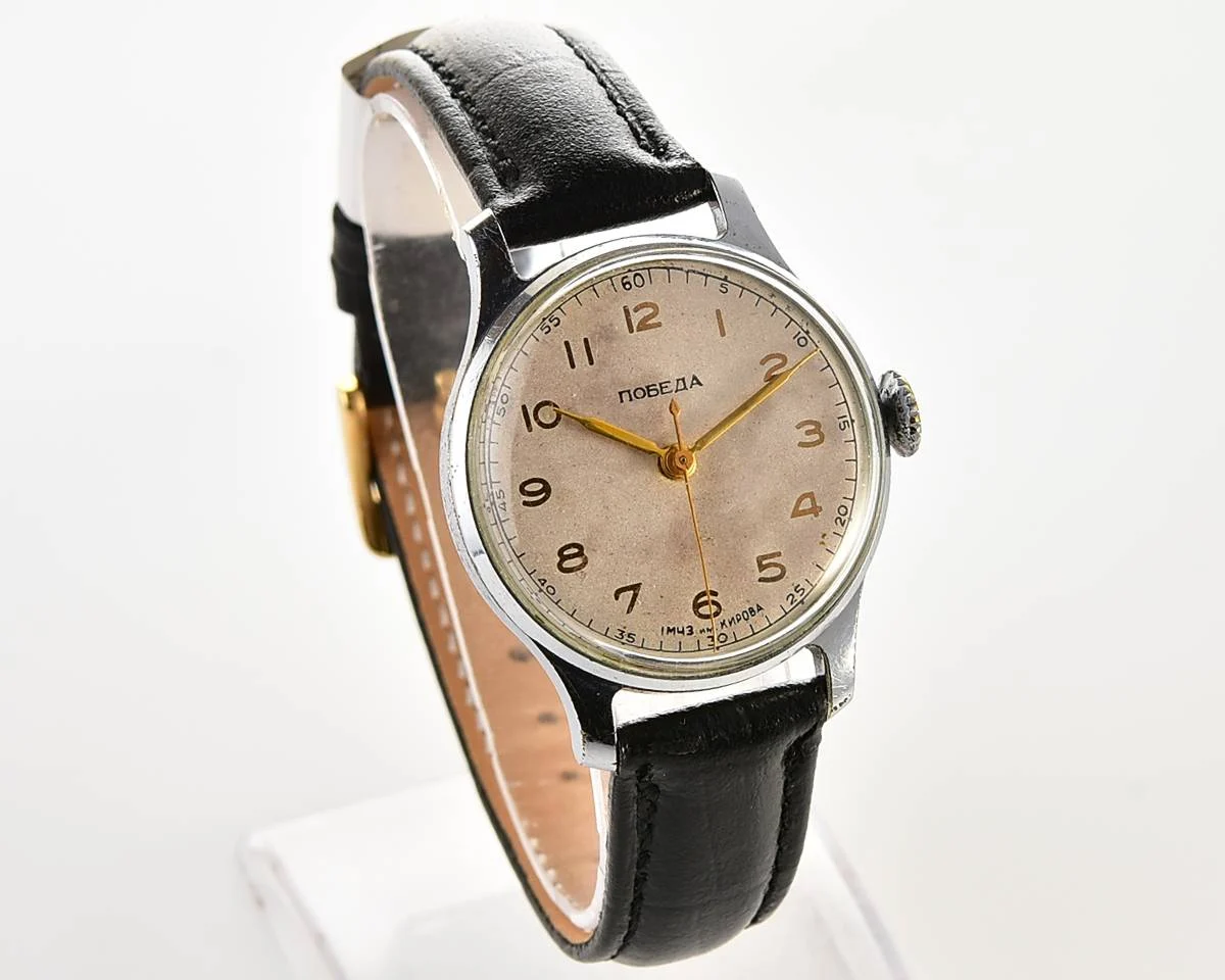Vintage Soviet Pobeda with central seconds hand & diamond shaped crown, 1MWF 3rd quarter of 1955