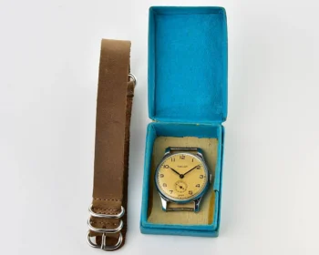 Excellent vintage ZiM Soviet mechanical watch, 4th quarter of 1955!