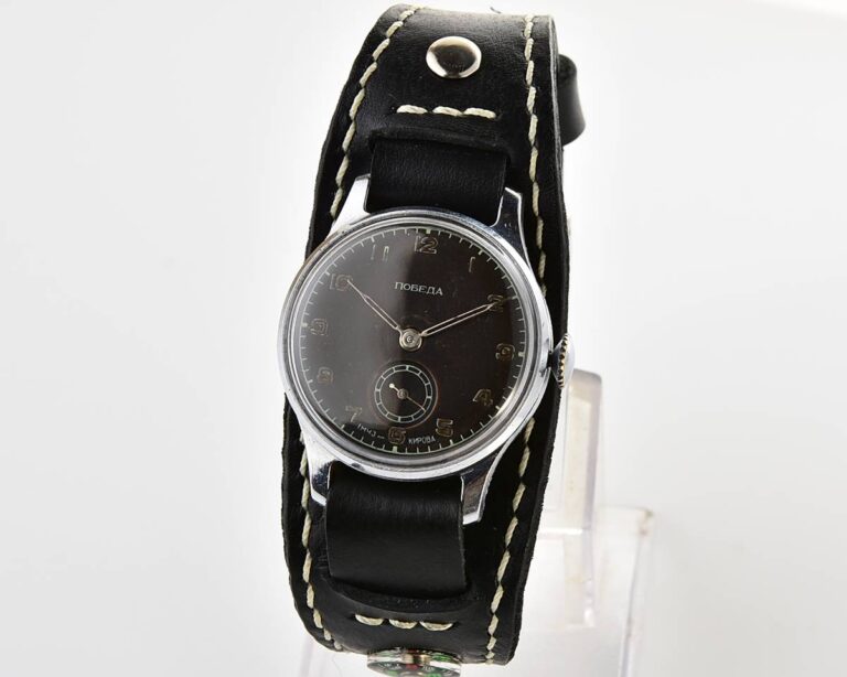 Excellent soviet POBEDA 1MChZ from 1951 + exquisite Sturmanskie compass strap!
