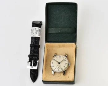 Excellent vintage Soviet mechanical Pobeda watch, 2MChZ from 1950s , with box