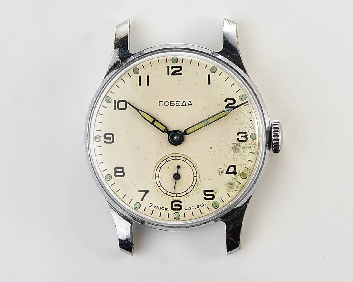 Excellent vintage Soviet mechanical Pobeda watch, 2MChZ from 1950s , with box