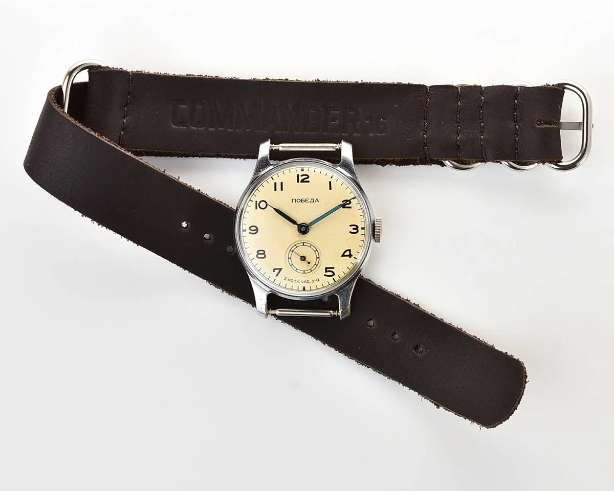 Excellent vintage Soviet mechanical Pobeda watch, 2MChZ from 1950s , with box