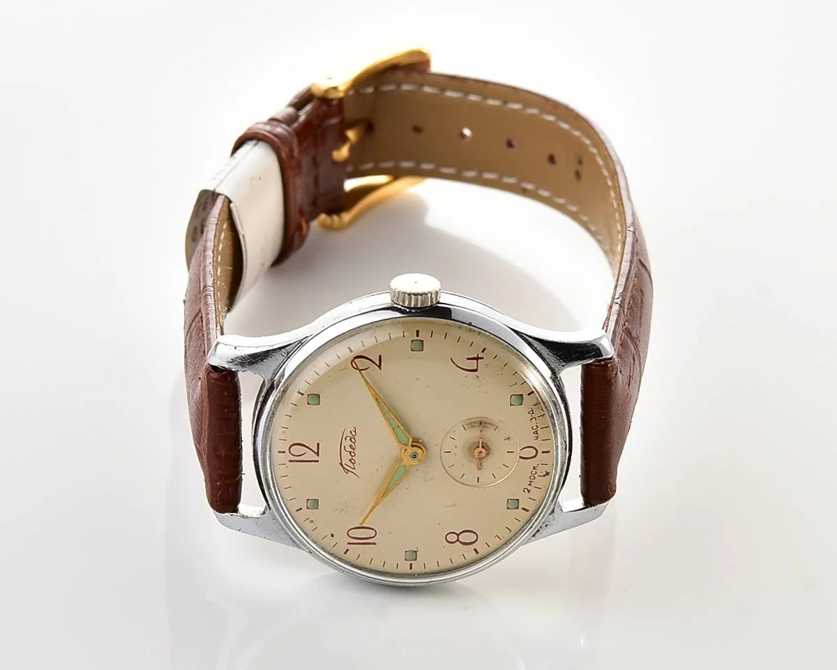 Vintage Soviet mechanical Pobeda watch, 2MChZ, 2nd quarter of 1955
