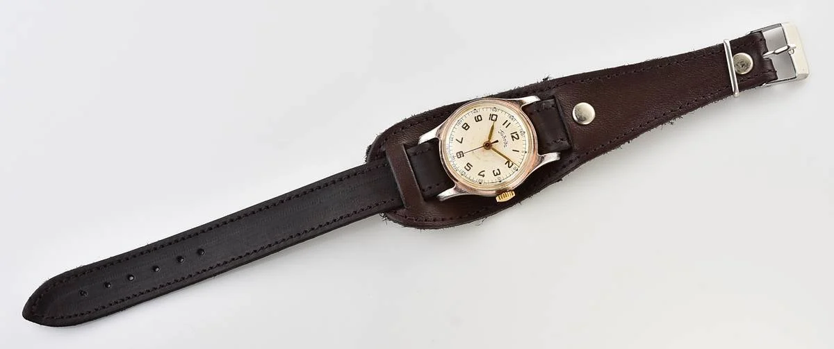 Pobeda Soviet mechanical watch with central seconds hand