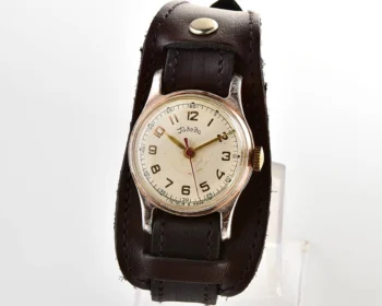 Pobeda Soviet mechanical watch with central seconds hand