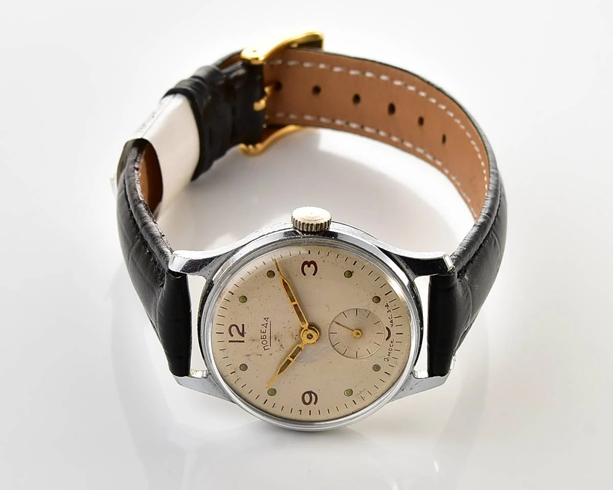 Vintage Soviet mechanical Pobeda watch, 2MChZ, 3rd quarter of 1958