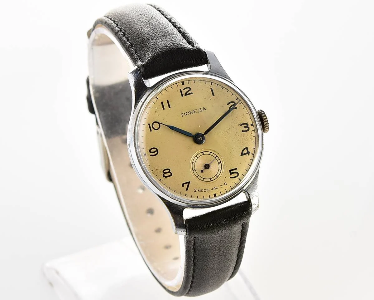 Vintage Soviet mechanical Pobeda watch, 2MChZ from the 3rd quarter 1955
