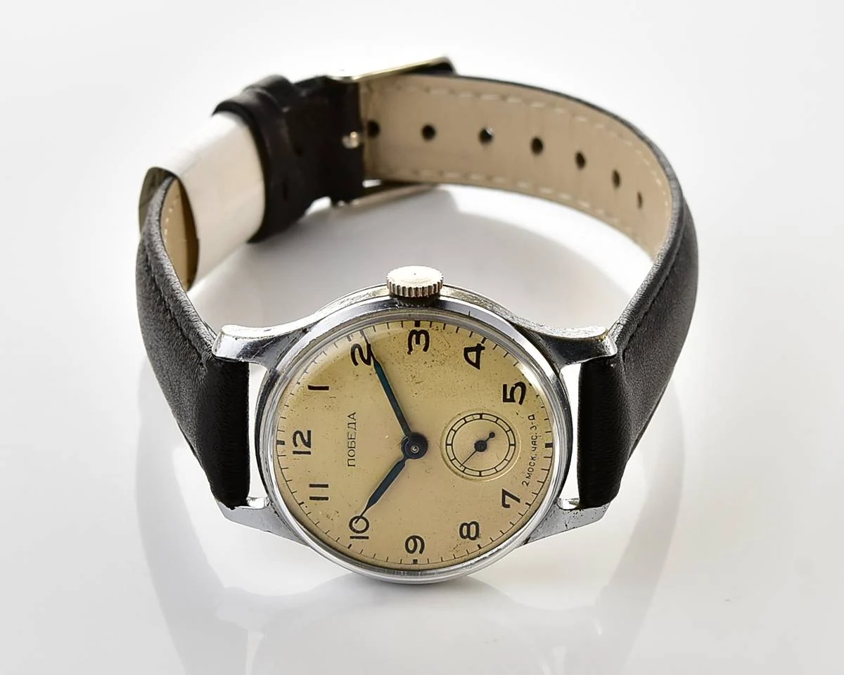 Vintage Soviet mechanical Pobeda watch, 2MChZ from the 3rd quarter 1955