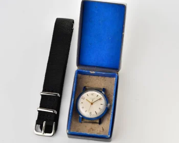 Excellent Soviet vintage Poljot mechanical watch with box!