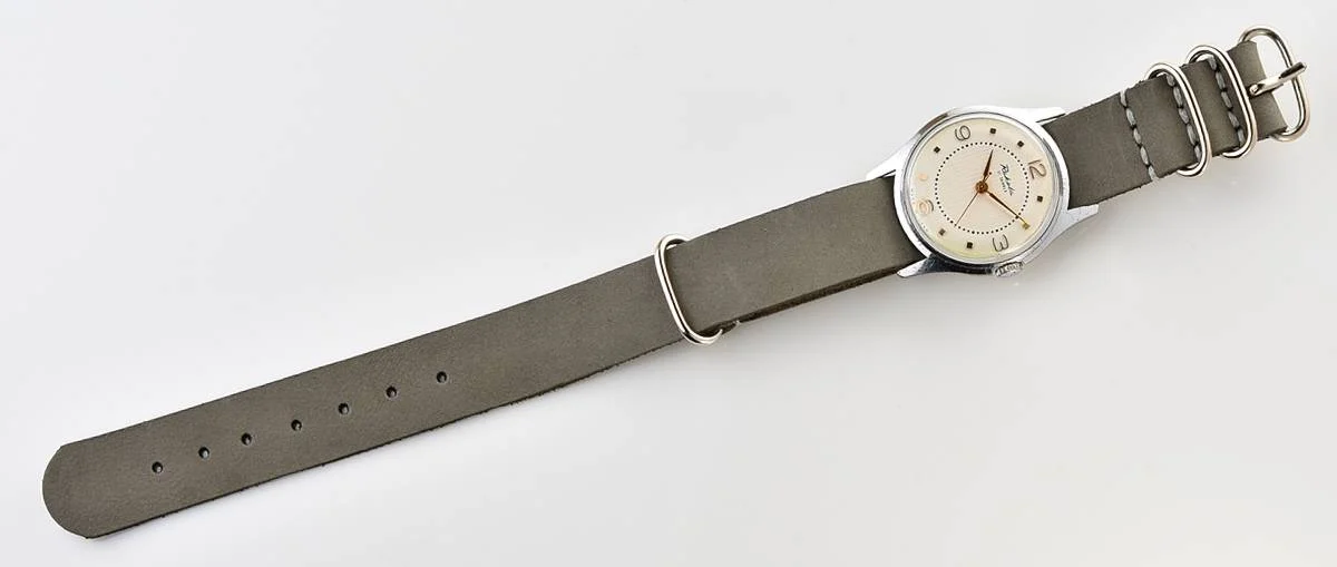 Excellent Raketa Baltica vintage watch with NATO leather strap!