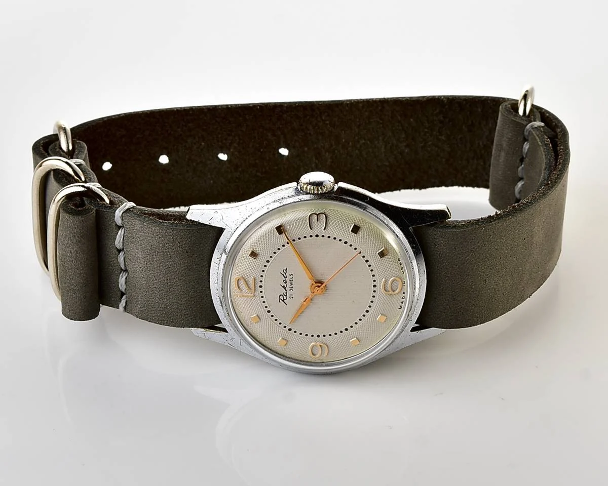 Excellent Raketa Baltica vintage watch with NATO leather strap!