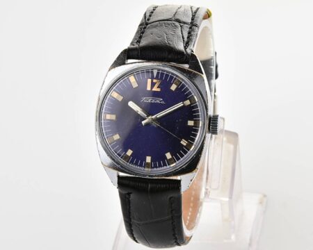 Soviet RAKETA vintage mechanical watch with antimagnetic movement 2610