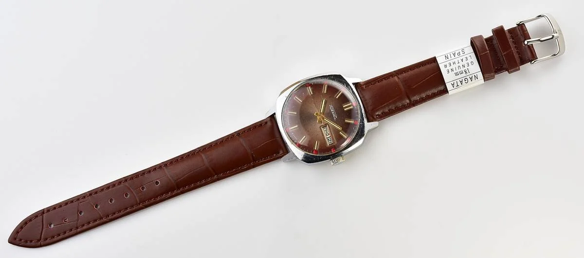 Soviet mechanical Raketa with automatic self winding movement