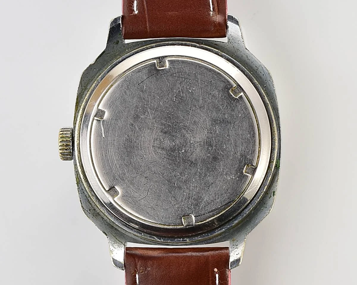 Soviet mechanical Raketa with automatic self winding movement
